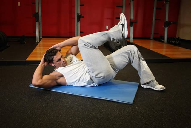 Cross-Body Crunch, finish position