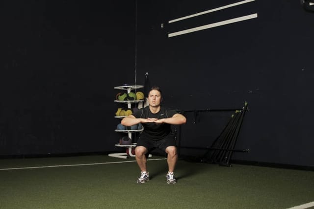 Knee Tuck Jump, start position