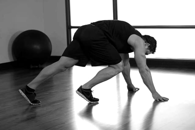 Mountain climbers, first position