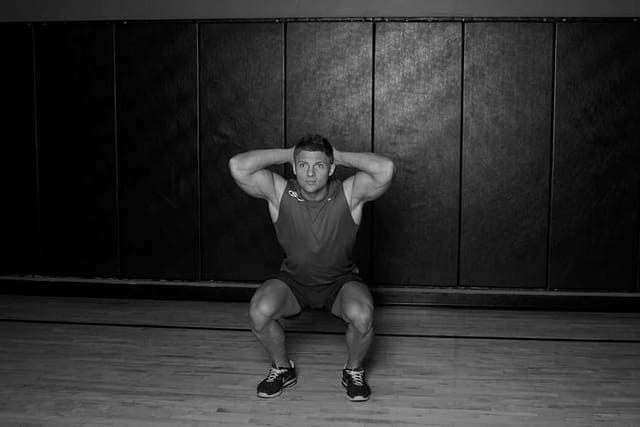 Bodyweight squat, finish position